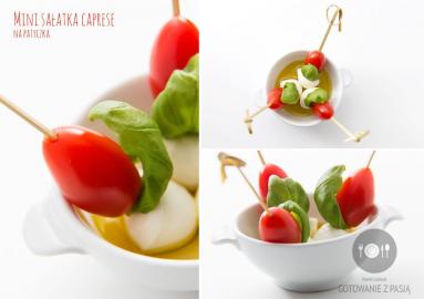 Zdjęcie - Mini sałatka caprese na patyczkach - Przepisy kulinarne ze zdjęciami