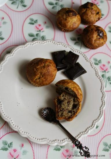 Zdjęcie - Muffiny z bananami i czekoladą - Przepisy kulinarne ze zdjęciami