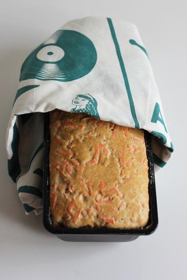 Zdjęcie - Pełnoziarnisty chleb marchewkowy - Przepisy kulinarne ze zdjęciami