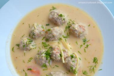 Zdjęcie - Zupa neapolitańska z klopsikami - Przepisy kulinarne ze zdjęciami