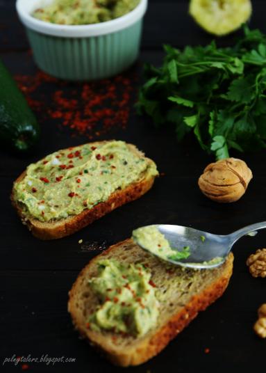 Zdjęcie - Pasta jajeczna z awokado - Przepisy kulinarne ze zdjęciami