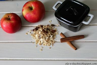 Zdjęcie - Pieczone jabłka z płatkami owsianymi - Przepisy kulinarne ze zdjęciami