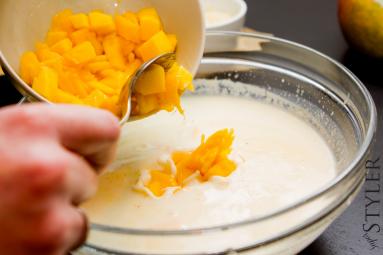 Zdjęcie - Łatwe i lekkie ciasto z mango bez pieczenia - Przepisy kulinarne ze zdjęciami
