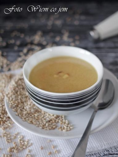 Zdjęcie - Zupa grzybowa z pęczakiem na gęsinie - Przepisy kulinarne ze zdjęciami