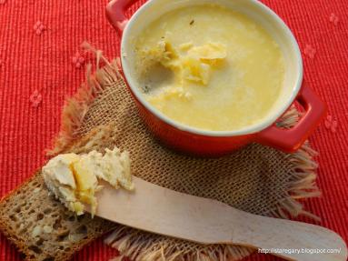 Zdjęcie - Cheddar z masłem - potted cheese - Przepisy kulinarne ze zdjęciami