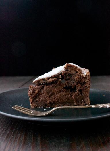 Zdjęcie - Baskijski torcik czekoladowy - Przepisy kulinarne ze zdjęciami