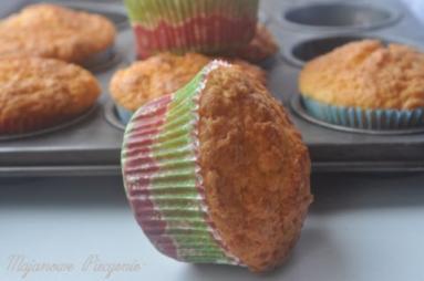 Zdjęcie - Muffinki cytrynowo-kokosowe - Przepisy kulinarne ze zdjęciami