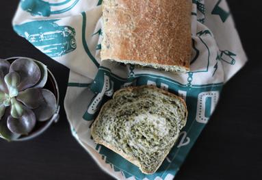 Zdjęcie - Zakręcony chleb ze szpinakiem - Przepisy kulinarne ze zdjęciami