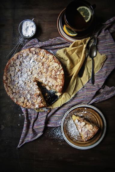 Zdjęcie - Ciasto migdałowo-cytrynowe z ricottą - Lemon, ricotta and almond cake - Przepisy kulinarne ze zdjęciami