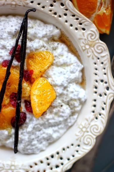 Zdjęcie - Pudding z nasionami chia i karmelizowanymi pomarańczami - Przepisy kulinarne ze zdjęciami