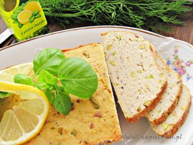 Zdjęcie - Pasztet drobiowy z pistacjami - Przepisy kulinarne ze zdjęciami