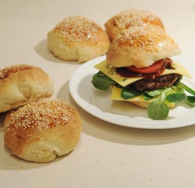 Zdjęcie - Maślane bułeczki do burgerów - Przepisy kulinarne ze zdjęciami