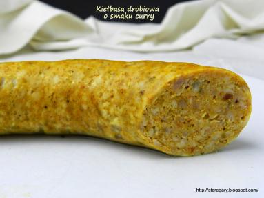 Zdjęcie - Kiełbasa drobiowa o smaku curry - Przepisy kulinarne ze zdjęciami