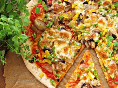 Zdjęcie - Pizza orkiszowa - Przepisy kulinarne ze zdjęciami