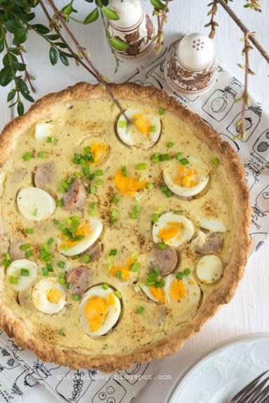 Zdjęcie - Tarta a la żurek z białą kiełbasą i jajkiem - Przepisy kulinarne ze zdjęciami