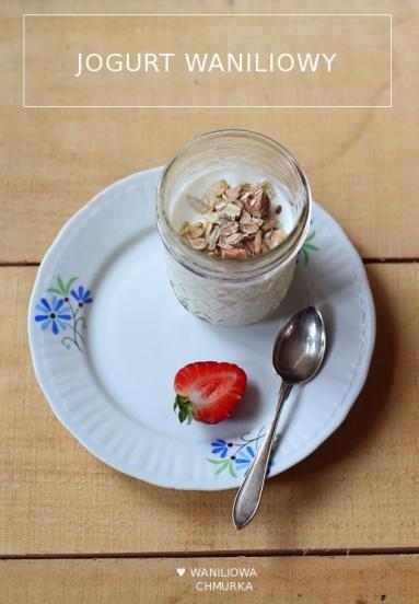 Zdjęcie - Naturalny jogurt waniliowy - Przepisy kulinarne ze zdjęciami