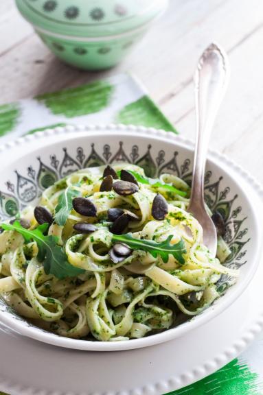 Zdjęcie - Pesto z rukoli i pestek dyni - Przepisy kulinarne ze zdjęciami