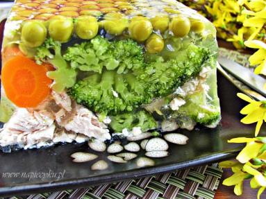 Zdjęcie - Galaretka drobiowa z brokułami - Przepisy kulinarne ze zdjęciami