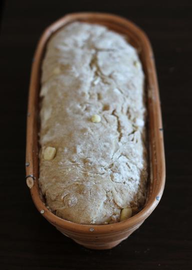 Zdjęcie - Chleb z białą czekoladą i płatkami kukurydzianymi - Przepisy kulinarne ze zdjęciami