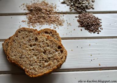 Zdjęcie - Chleb z otrębami i siemieniem lnianym - Przepisy kulinarne ze zdjęciami
