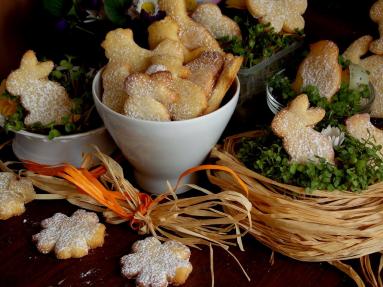 Zdjęcie - Wiosenne kruche ciasteczka - Przepisy kulinarne ze zdjęciami