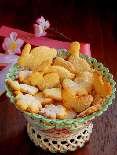 Zdjęcie - Wiosenne kruche ciasteczka - Przepisy kulinarne ze zdjęciami