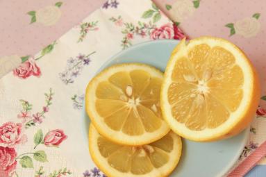 Zdjęcie - Babka majonezowa z cytrynowym lukrem - Przepisy kulinarne ze zdjęciami