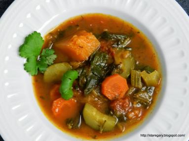 Zdjęcie - Zupa z mieszanych, śródziemnomorsklch warzyw - Przepisy kulinarne ze zdjęciami