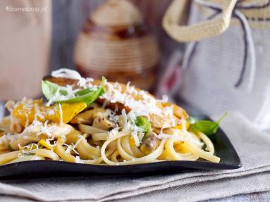 Zdjęcie - Spaghetti z kurczakiem, grzybami i papryką / Spaghetti with chicken, mushrooms and peppers - Przepisy kulinarne ze zdjęciami