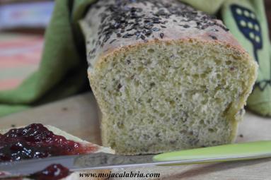Zdjęcie - Chleb zielony z  siemieniem lnianym - Przepisy kulinarne ze zdjęciami