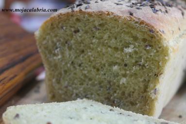 Zdjęcie - Chleb zielony z  siemieniem lnianym - Przepisy kulinarne ze zdjęciami