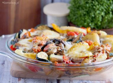 Zdjęcie - Ziemniaki zapiekane z grzybami i warzywami / Baked potatoes with mushrooms and vegetables - Przepisy kulinarne ze zdjęciami
