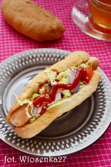 Zdjęcie - Domowe hot dogi - Przepisy kulinarne ze zdjęciami