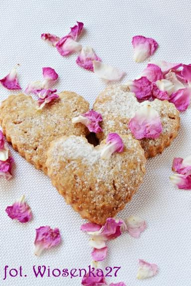 Zdjęcie - Migdałowe ciasteczka z dziką różą - Przepisy kulinarne ze zdjęciami
