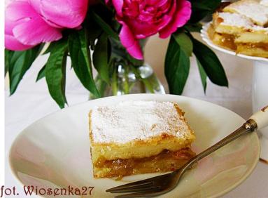 Zdjęcie - Ciasto serowe z rabarbarem - Przepisy kulinarne ze zdjęciami