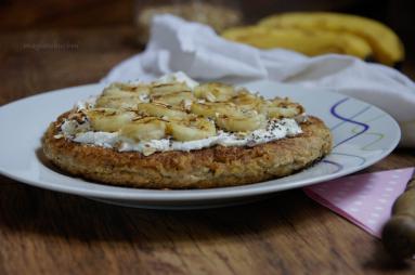 Zdjęcie - Omlet owsiany z bananami - Przepisy kulinarne ze zdjęciami
