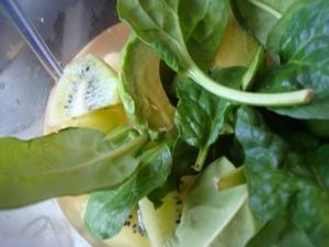 Zdjęcie - Koktajl owocowy z zieloną herbatą - Przepisy kulinarne ze zdjęciami