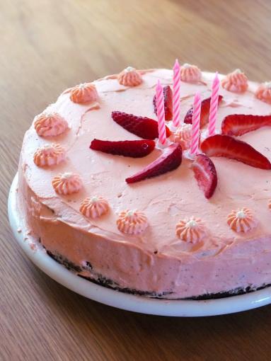 Zdjęcie - różowy tort dla NieAlergika - Przepisy kulinarne ze zdjęciami