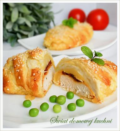 Zdjęcie - Kurczak w cieście francuskim - Przepisy kulinarne ze zdjęciami