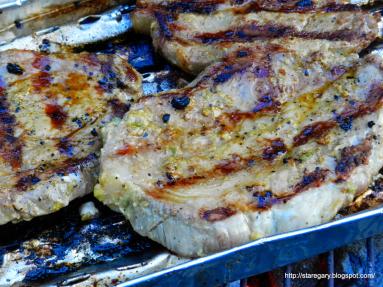 Zdjęcie - Karkówka w ostrej marynacie na grill - Przepisy kulinarne ze zdjęciami