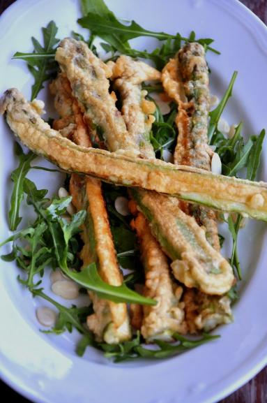 Zdjęcie - Zielone szparagi w cieście - Przepisy kulinarne ze zdjęciami