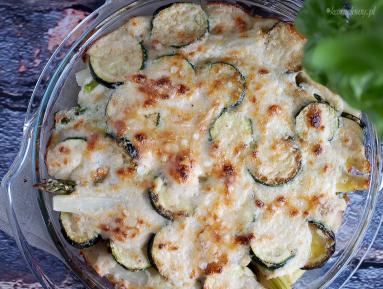 Zdjęcie - Szparagi zapiekane z cukinią i ziemniakami / Asparagus, zucchini and potato bake - Przepisy kulinarne ze zdjęciami