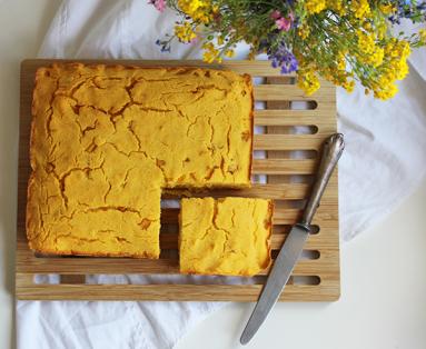 Zdjęcie - Cornbread – bezglutenowy chleb kukurydziany - Przepisy kulinarne ze zdjęciami