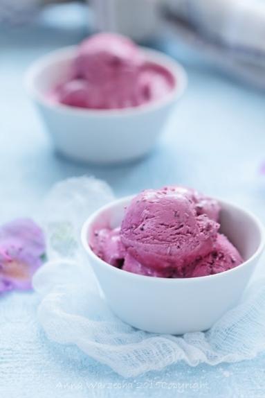 Zdjęcie - Porzeczkowe lody jogurtowe - Przepisy kulinarne ze zdjęciami