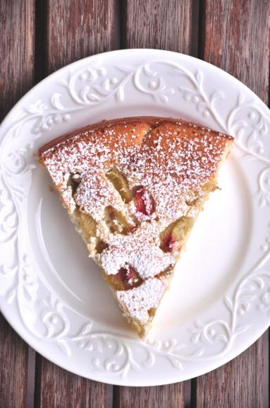 Zdjęcie - Rabarbarowe ciasto bezglutenowe - Przepisy kulinarne ze zdjęciami