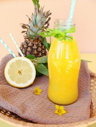 Zdjęcie - Koktajl tropikalny ( mango-ananas ) - Przepisy kulinarne ze zdjęciami