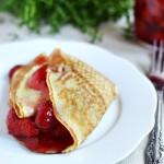 Zdjęcie - Naleśniki z frużeliną truskawkową - Przepisy kulinarne ze zdjęciami