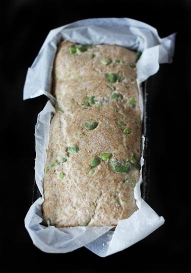 Zdjęcie - Chleb z bobem na zakwasie - Przepisy kulinarne ze zdjęciami
