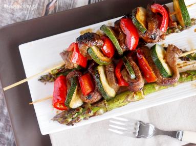 Zdjęcie - Szaszłyki z marynowanym stekiem, papryką i cukinią / Steak, pepper and zucchini skewers - Przepisy kulinarne ze zdjęciami
