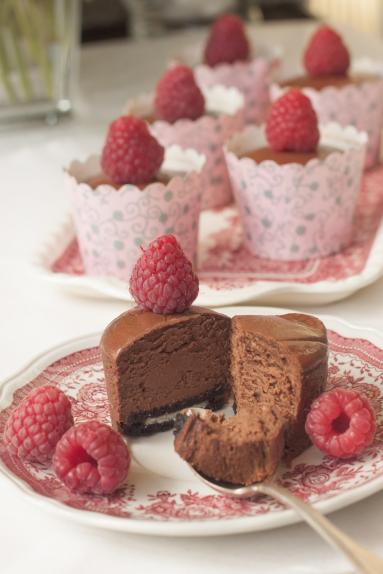 Zdjęcie - Mini serniczki czekoladowe - Przepisy kulinarne ze zdjęciami